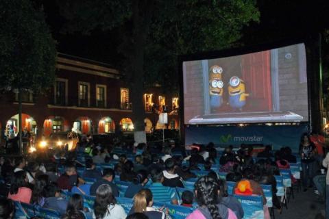 Respalda ayuntamiento de Tlaxcala función de cine gratis en el zócalo capitalino imagen 2