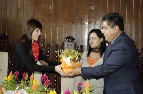Reconoce Ayuntamiento de Calpulalpan a secretarias en su día imagen 1
