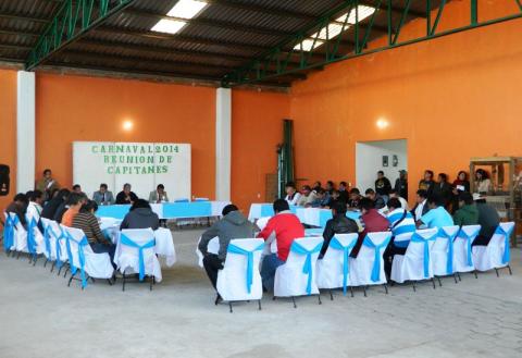 Establece Ayuntamiento de Contla y capitanes de camadas lineamientos para el carnaval 2014 imagen 2