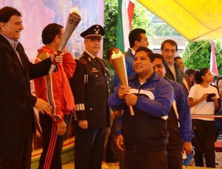 Autoridades de Tlaltelulco participan activamente en recorrido de fuego simbólico de Independencia imagen 1