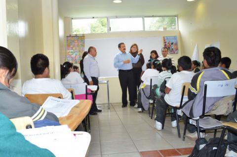 Desmiente Román calumnias sobre desalojo de alumnos imagen 7