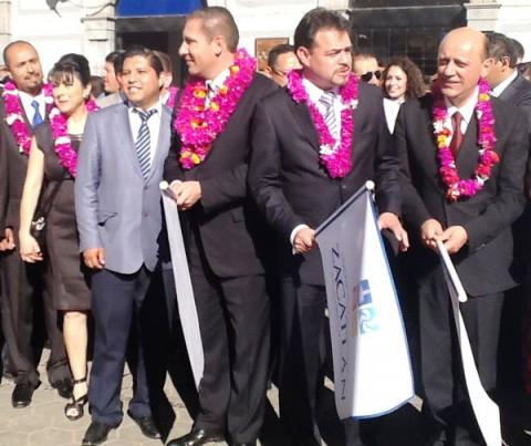 Asiste edil de Tlaltelulco junto con el Gobernador Moreno Valle a la toma de protesta del Ayuntamiento de Zacatlán imagen 2