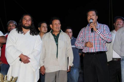 Más de 200 Zacatelquenses representan la vida, pasión y muerte de Jesús de Nazareth imagen 1