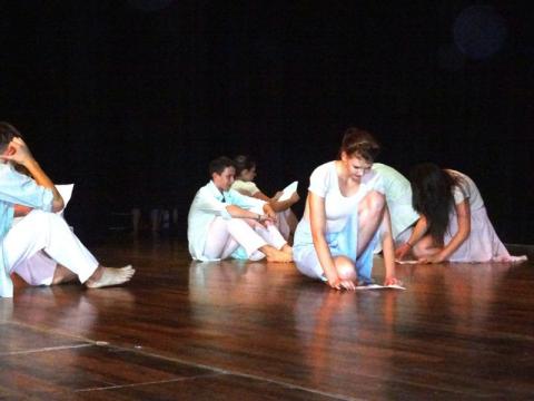 Nuevamente buras, grupo de Danza Moderna de Letonia, en teatro del IMSS en Tlaxcala imagen 2