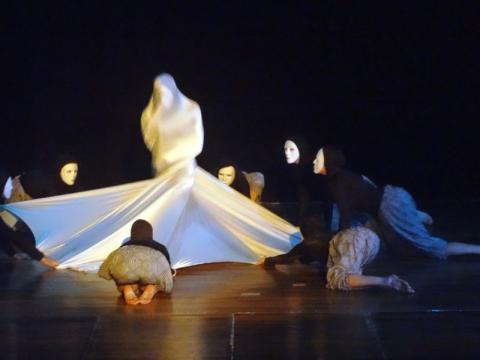 Nuevamente buras, grupo de Danza Moderna de Letonia, en teatro del IMSS en Tlaxcala imagen 3