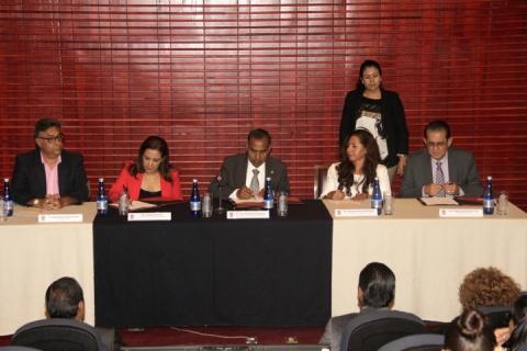 Capacita la UAT a docentes y estudiantes con herramientas de emprendimiento bajo la metodología Harvard University Global System