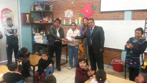 Acerca Angelo Gutiérrez las nuevas tecnologías educativas a escuela pública imagen 4