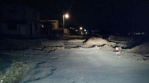 Riesgosa carretera principal a Tzompantepec por obras