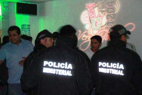 Clausuran en operativo el bar "Very Good" y dos tiendas de abarrotes imagen 3