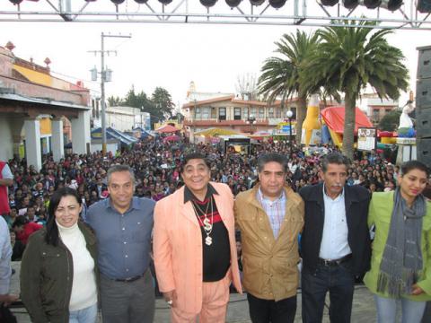 Más de 15 Mil personas asisten a desfile de pre feria en Calpulalpan imagen 17