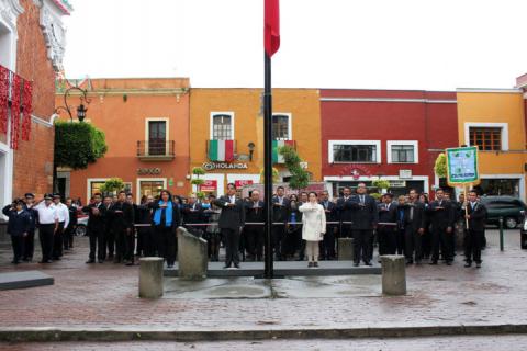Realiza Ayuntamiento de Calpulalpan Arrío de Bandera en Tlaxcala Capital imagen 4