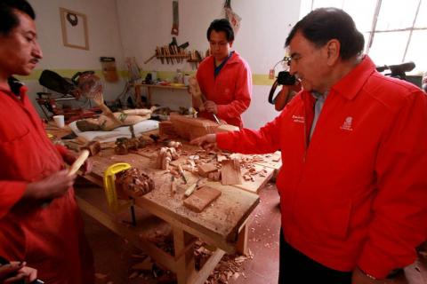 Obliga MGZ a trabajadores a afiliarse al PRI