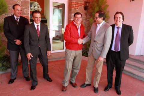 Analiza la SCT reactivación del aeropuerto en Atlangatepec imagen 1