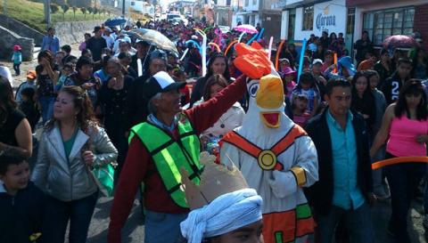 Festeja Alcalde de Tecopilco a niños por el “Día de Reyes” imagen 1