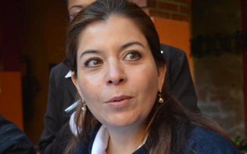 A solas se registra Aurora Aguilar