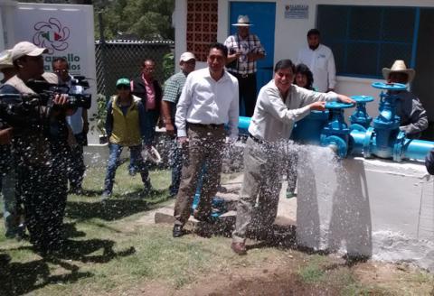 En presencia del Gobernador, Saúl Cano Hernández inaugura obras en Panotla