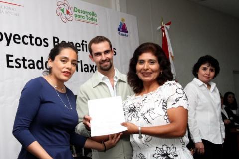Entrega INAES apoyos a 10 proyectos tlaxcaltecas