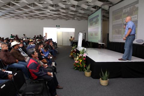 Ofrece Fona Holstein 2014 capacitación a productores lecheros de Tlaxcala imagen 2