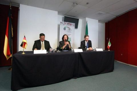 Celebrará Gobierno del Estado por cuarto año consecutivo el "Foro Automotriz Tlaxcala 2014"