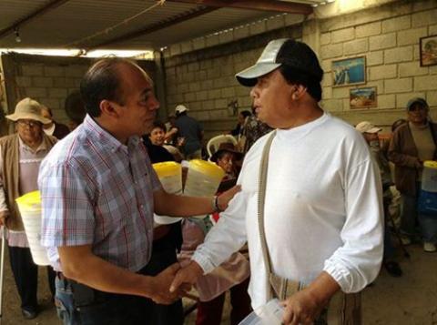 Tomás Orea se reúne con adultos mayores imagen 6