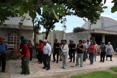 Tomás Orea se reúne con adultos mayores imagen 3