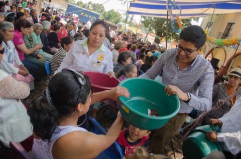 Más de 1000 madres se congregaron en la explanada de la Presidencia Municipal de Texóloc, para celebrar su día imagen 1