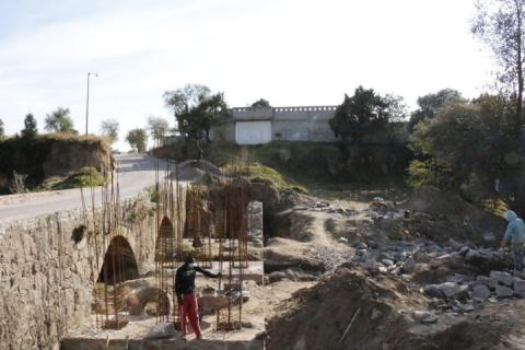 Ejecuta Ayuntamiento de Contla ampliación del puente de Xaltipan imagen 1