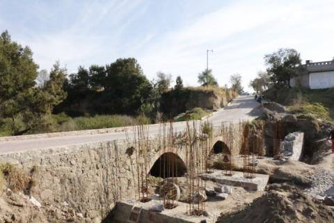 Ejecuta Ayuntamiento de Contla ampliación del puente de Xaltipan imagen 2