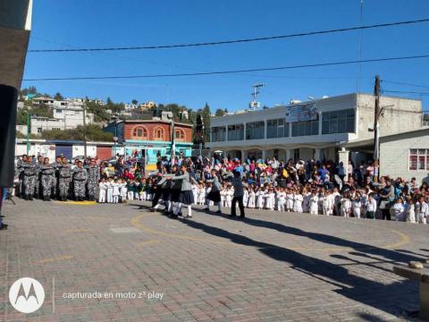 Celebran día de la Bandera en Tequexquitla imagen 4