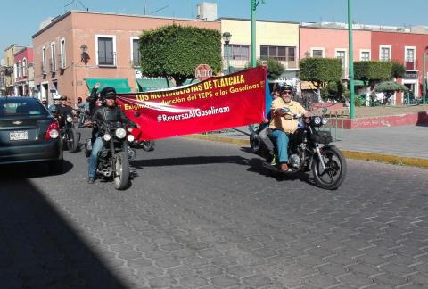 Motociclistas se manifiestan contra gasolinazo y el IEPS imagen 1