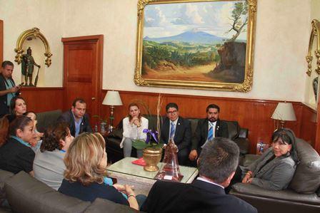 Se reúne alcaldesa Ávalos con gobernador rotario del distrito 4185 imagen 1