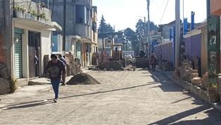 Supervisa alcaldesa de Tlaxcala obra en calle Álamos de Ocotlán imagen 3