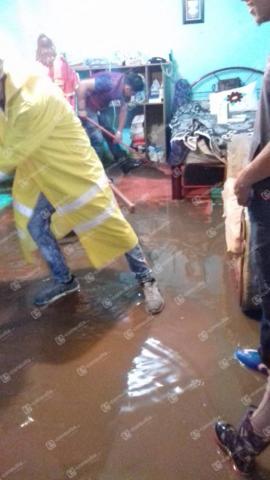 Tromba provoca inundación en viviendas de Xaloztoc imagen 2