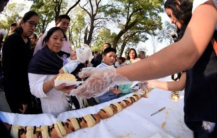 Festejan cientos de familias “Día de Reyes” en la capital del estado imagen 3