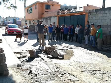 Supervisa alcaldesa de Tlaxcala obra en calle Álamos de Ocotlán imagen 2
