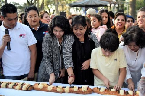 Festejan cientos de familias “Día de Reyes” en la capital del estado imagen 4