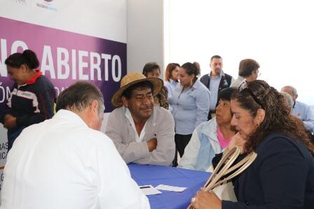 Alcalde de Apizaco atiende a más de 3 mil personas en audiencias imagen 5