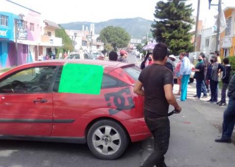 Cierran vecinos avenida en la capital en demanda de agua potable imagen 1