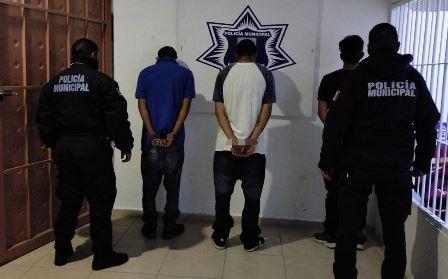 Detiene Policía de Apetatitlán a tres presuntos asaltantes