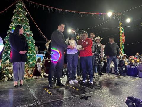 Alcalde desea salud, amor y esperanza a pobladores de Atlangatepec