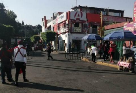 Contribuyen comerciantes del tianguis capitalino a prevenir propagación de virus