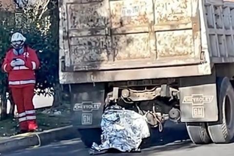 Camionero mata y arrastra a indigente en Apizaco