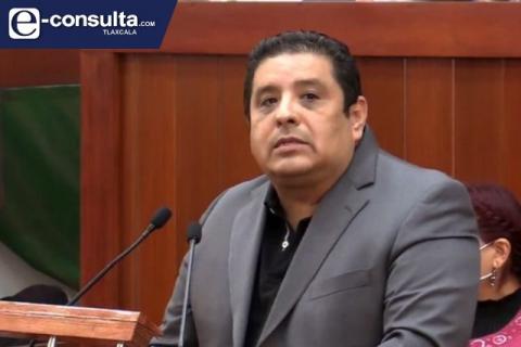 Marco Mena debe gobernar y dejar de ser jefe de campaña del PRIAN