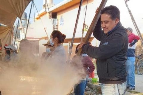 Se pitorrean de Cesar Fredy Cuamatzi por fingir contacto con el pueblo