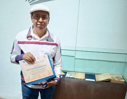 Otorgan primer lugar a cronista de Chiautempan