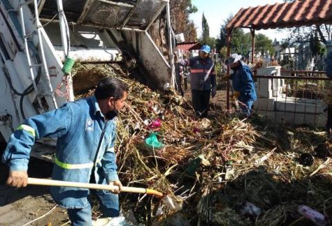 Panteón de Chiautempan estuvo listo para las visitas del 10 de mayo