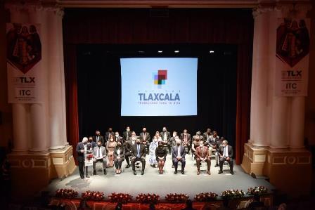 Entregan la Presea Ciudad de Tlaxcala al doctor Julián Velázquez imagen 5
