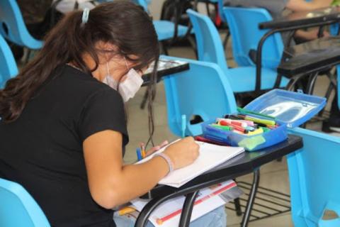 2 mil 462 escuelas públicas y privadas regresarán a clases presenciales