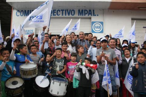 Con Adriana Dávila la red más amplia de ambulancias en Tlaxcala