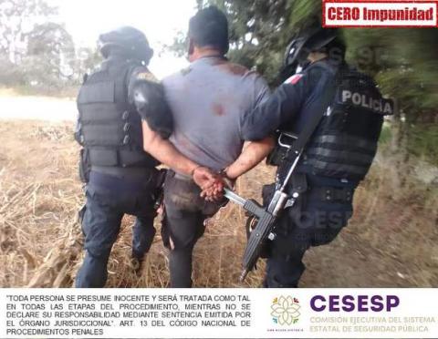 Hombre mata a adulto mayor a machetazos en Tlalcuapan